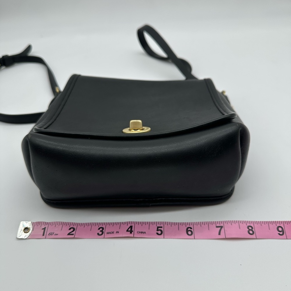 Coach • 9076 Companion Flap - Picture 8 of 14